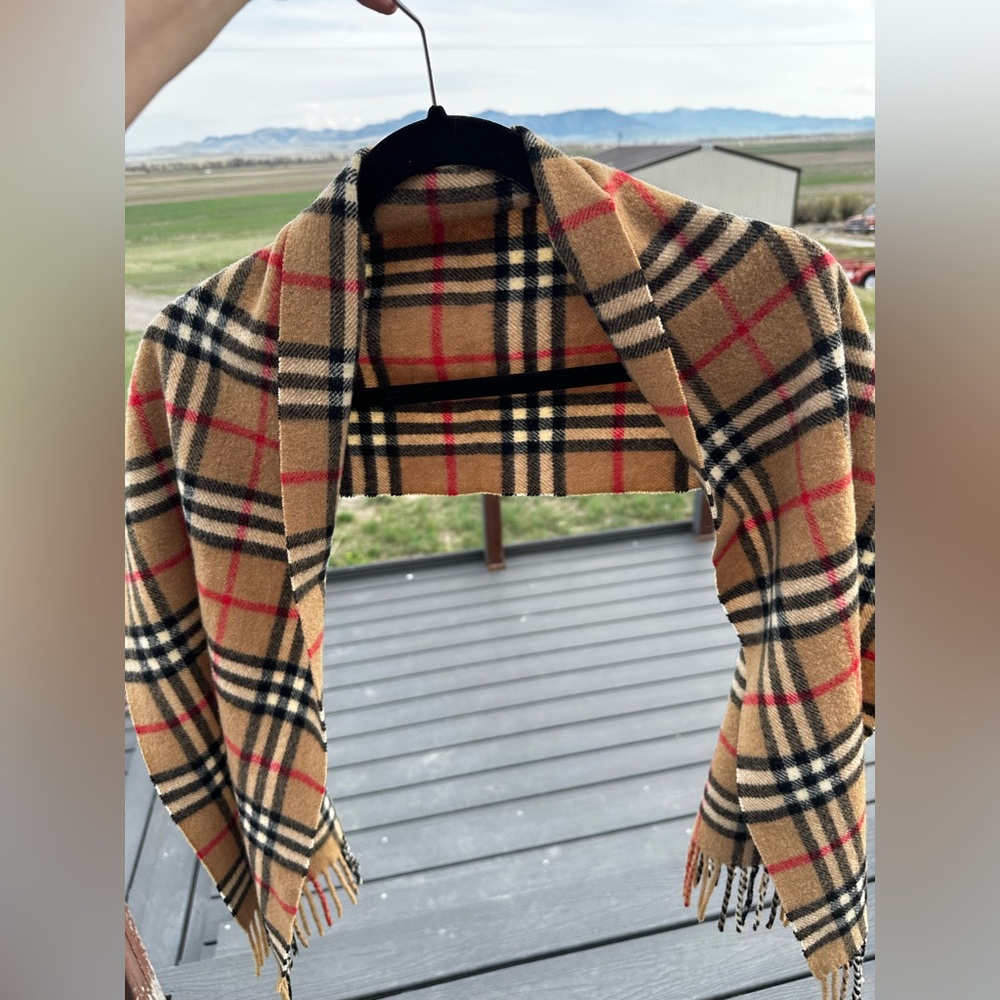 Vintage Burberrys Classic Nova Check Beige Cashmere Scarf. (Unisex)